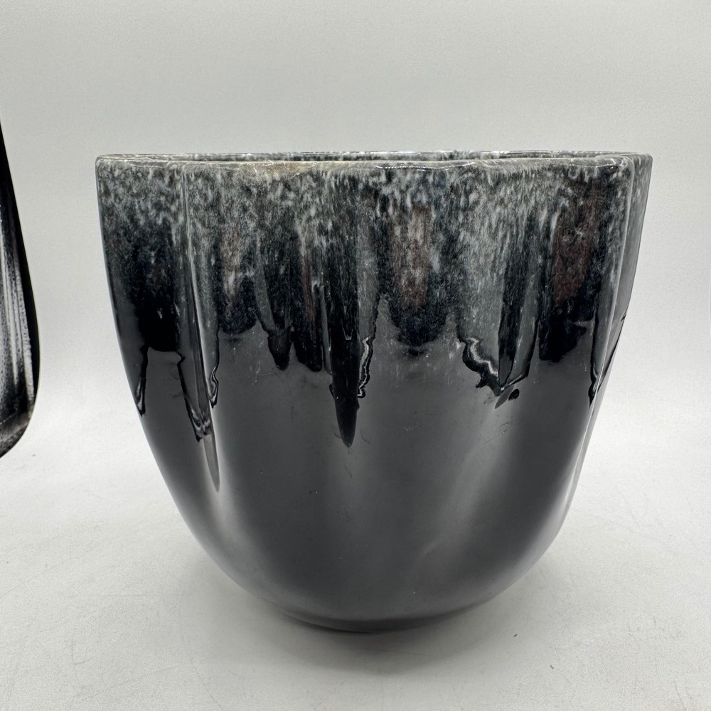 Vintage Hull Pottery Planter 427 Black White Drip Glaze Scalloped Rim USA Made